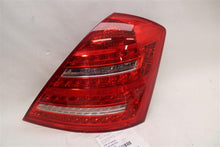 Load image into Gallery viewer, [INVENTORYCAR_YEAR_MAKE_MODEL] TAIL LIGHT LAMP ASSEMBLY Right - 1343883
