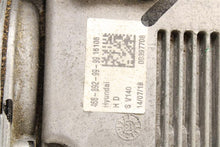 Load image into Gallery viewer, WINDSHIELD WIPER MOTOR Hyundai Equus 11 12 13 14 15 16 - 1355191
