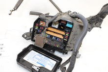 Load image into Gallery viewer, FUSE BOX Toyota Highlander 2011 11 2012 12 2013 13 - 1359339

