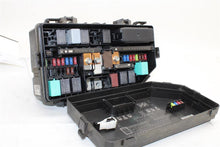 Load image into Gallery viewer, FUSE BOX Honda CR-V 2015 15 2016 16 - 1360002
