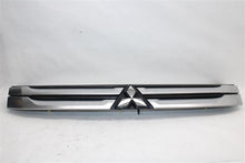 Load image into Gallery viewer, Grille Mitsubishi Outlander 2015 - 1363692
