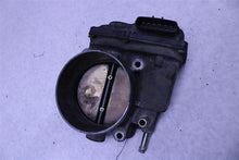 Load image into Gallery viewer, THROTTLE BODY Land Cruiser 4 Runner Sequoia 2005 05 2006 06 2007 07 08 09 - 1364650
