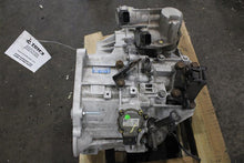 Load image into Gallery viewer, TRANSMISSION Veloster 2013 13 2014 14 2015 15 2016 16 VIN D - 1366629
