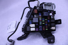 Load image into Gallery viewer, FUSE BOX Subaru Forester 2019 19 2020 20 2021 21 2022 22 - 1370347
