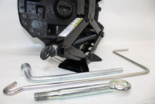 Load image into Gallery viewer, JACK Subaru Forester 2024 24 - 1370387
