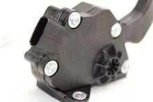 Load image into Gallery viewer, ELECTRONIC PEDAL ASSEMBLY Subaru Forester 2024 24 - 1370418
