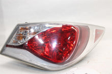 Load image into Gallery viewer, OUTER TAIL LIGHT LAMP Hyundai Sonata Sonata Hybrid 15 16 17 Right - 1370467
