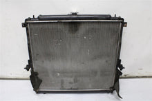 Load image into Gallery viewer, RADIATOR Frontier Pathfinder Xterra 2005 05 06 07 08 09 10 Auto - 1373241
