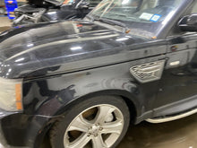 Load image into Gallery viewer, FRONT FENDER Land Rover Range Rover Sport 10 11 12 13 Left - 1384134
