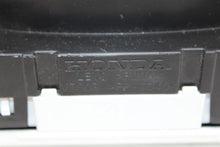 Load image into Gallery viewer, SPEEDOMETER CLUSTER Volkswagen Beetle 2003 03 Auto 2.0L - 1394921
