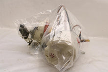 Load image into Gallery viewer, FUEL PUMP Audi Q5 2009 09 2010 10 2011 11 2012 12 - 1420343
