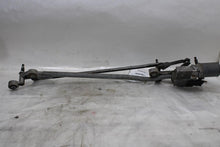 Load image into Gallery viewer, WINDSHIELD WIPER MOTOR Audi Q7 07 08 09 10 11 12 13 14 - 1427718
