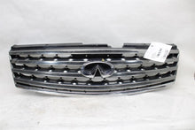 Load image into Gallery viewer, GRILLE Infiniti M35 M45 2006 06 2007 07 - 1430916
