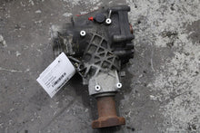 Load image into Gallery viewer, TRANSFER CASE Land Rover Evoque 14 15 16 17 18 19 - 1432131
