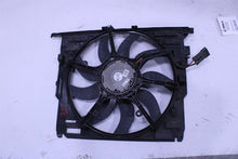 Load image into Gallery viewer, RADIATOR FAN ASSEMBLY 535i 535i Gt 640I 740i 740il Active 5 10-17 - 1433221
