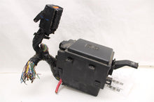 Load image into Gallery viewer, Fuse Box Jaguar XE 2017 - 1449278
