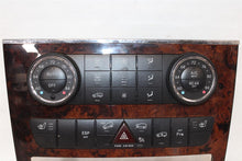 Load image into Gallery viewer, FRONT TEMPERATURE CONTROLS Gl350 Gl450 Gl550 ML320 ML350 10-13 - 1460057
