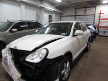 Load image into Gallery viewer, FRONT SPINDLE Cayenne 2003 03 04 05 06 07 08 09 10 Right - 821416
