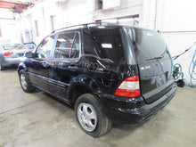Load image into Gallery viewer, QUARTER GLASS Mercedes ML320 ML430 ML500 1999 99 00 01 02 03 04 05 Left - 1376683
