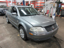 Load image into Gallery viewer, TRUNK LID Passat 2001 01 2002 02 - 896823

