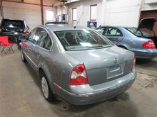 Load image into Gallery viewer, TRUNK LID Passat 2001 01 2002 02 - 896823
