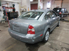 Load image into Gallery viewer, TRUNK LID Passat 2001 01 2002 02 - 896823
