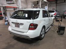 Load image into Gallery viewer, REAR DRIVE SHAFT ML320 ML350 ML550 2006 06 2007 07 08 09 10 11 - 905543
