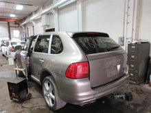 Load image into Gallery viewer, FRONT SPINDLE Cayenne 2003 03 04 05 06 07 08 09 10 Right - 908591
