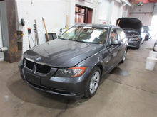 Load image into Gallery viewer, FRONT SPINDLE BMW 330xi 328xi 325xi 335xi 2006 06 07 08 09 10 11 Right - 979092
