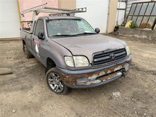 Load image into Gallery viewer, FRONT DOOR GLASS Tundra 00 01 02 03 04 05 06 Right - 1369088
