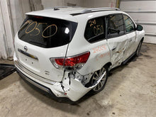 Load image into Gallery viewer, PLASTIC ENGINE COVER Nissan Pathfinder 2016 16 - 1333817
