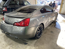 Load image into Gallery viewer, GRILLE Infiniti G37 Q60 08 09 10 11 12 13 14 15 - 1335972
