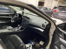 Load image into Gallery viewer, Rear Spoiler Nissan Maxima 2016 - 1335182
