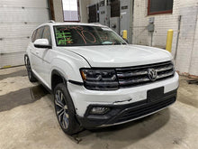 Load image into Gallery viewer, FUSE BOX Volkswagen Atlas Atlas CS 18 19 20 21 22 - 1336934
