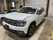 Load image into Gallery viewer, FUSE BOX Volkswagen Atlas Atlas CS 18 19 20 21 22 - 1336934
