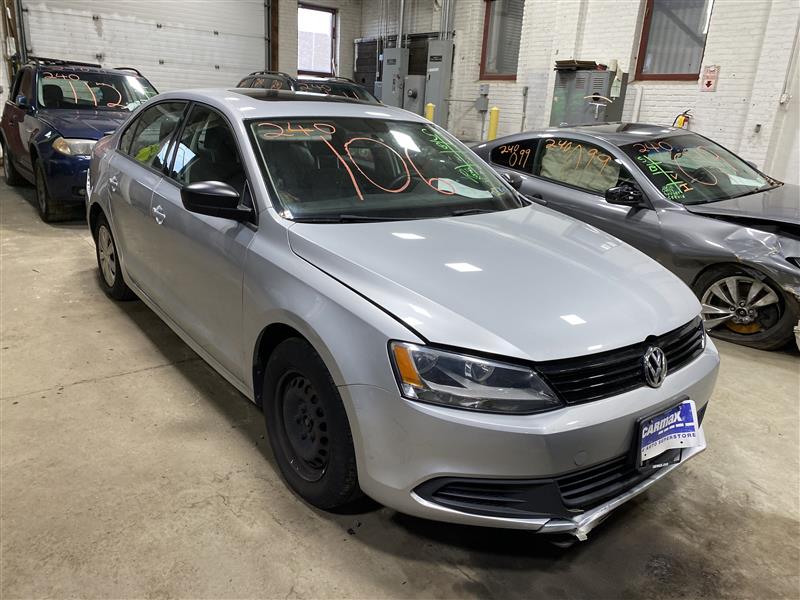 AC COMPRESSOR Jetta 2013 13 2.0L - 1338029
