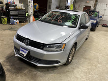 Load image into Gallery viewer, HEADLIGHT LAMP ASSEMBLY Volkswagen Jetta 11 12 13 14 15 16 Left - 1338046
