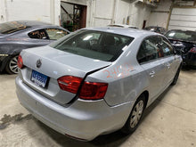 Load image into Gallery viewer, AC COMPRESSOR Jetta 2013 13 2.0L - 1338029
