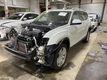 Load image into Gallery viewer, FRONT INTERIOR DOOR TRIM PANEL Volkswagen Atlas 2019 19 - 1339838
