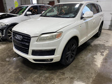 Load image into Gallery viewer, HEADLIGHT LAMP ASSEMBLY Audi Q7 2007 07 2008 08 2009 09 Left - 1343553
