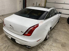 Load image into Gallery viewer, AIR INJECTION PUMP SMOG Jaguar S Type XF Xj XJ8 2000 00 01 02 03 04 05 06 - 12 - 1344778
