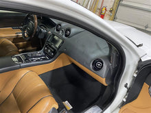 Load image into Gallery viewer, CENTER PILLAR CUT Vanden Pl XJ XJL XJR 10 11 12 13 14 Left - 1344811
