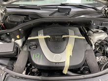 Load image into Gallery viewer, FRONT SPINDLE ML320 ML350 ML500 2006 06 07 08 09 10 11 Right - 1348481
