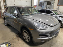 Load image into Gallery viewer, AIR CLEANER BOX Porsche Cayenne 11 12 13 14 15 16 17 18 - 1346853
