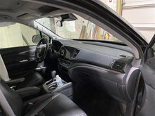 Load image into Gallery viewer, PLASTIC ENGINE COVER Honda Pilot 2019 19 - 1345929
