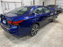 Load image into Gallery viewer, INTERIOR REAR VIEW MIRROR Altima Versa JX35 Titan Sentra 07 08 09 10 - 13 - 1347028
