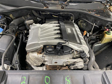 Load image into Gallery viewer, FRONT DOOR GLASS Audi Q7 07 08 09 10 11 12 Left - 1347720
