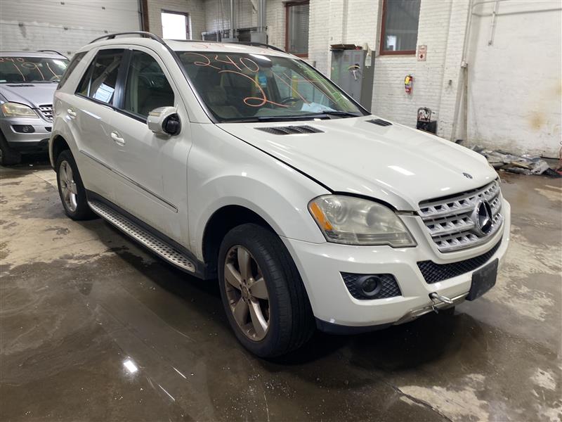FENDER Mercedes ML320 ML350 ML63 2006 06 2007 07 2008 08 09 10 11 Right - 1348655