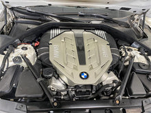 Load image into Gallery viewer, FUSE BOX BMW 750i 750il 750LI 2009 09 - 1348222
