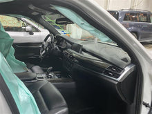 Load image into Gallery viewer, PLASTIC ENGINE COVER BMW X5 2015 15 - 1349481

